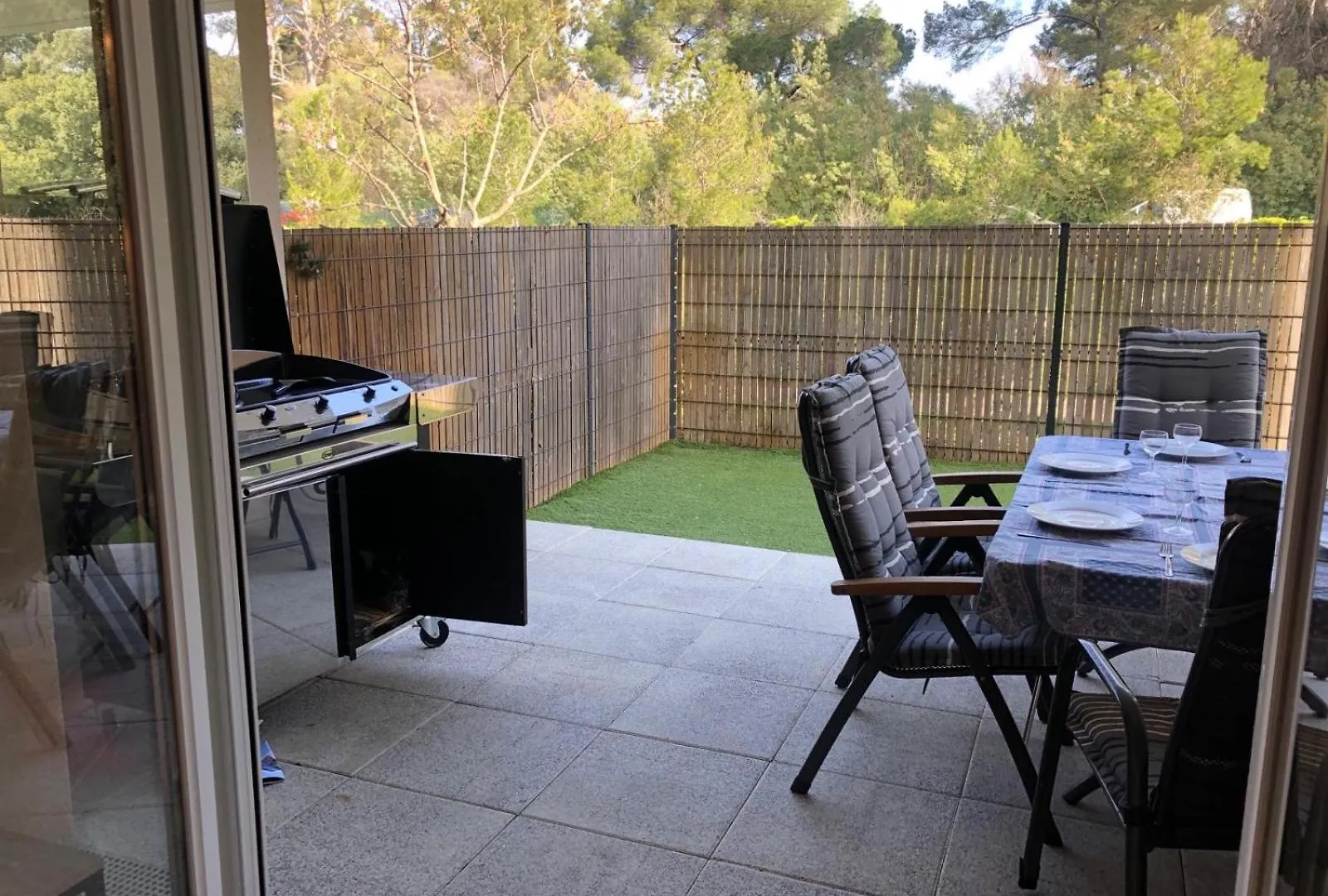 Rez De Jardin T3 Recent Et Calme Au Nouvelles Terres A La Londe Les Maures Apartment