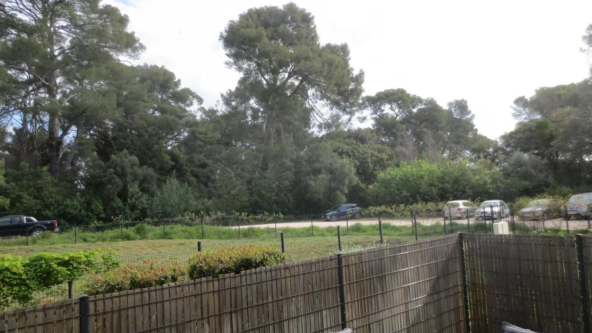 Rez De Jardin T3 Recent Et Calme Au Nouvelles Terres A La Londe Les Maures Apartment